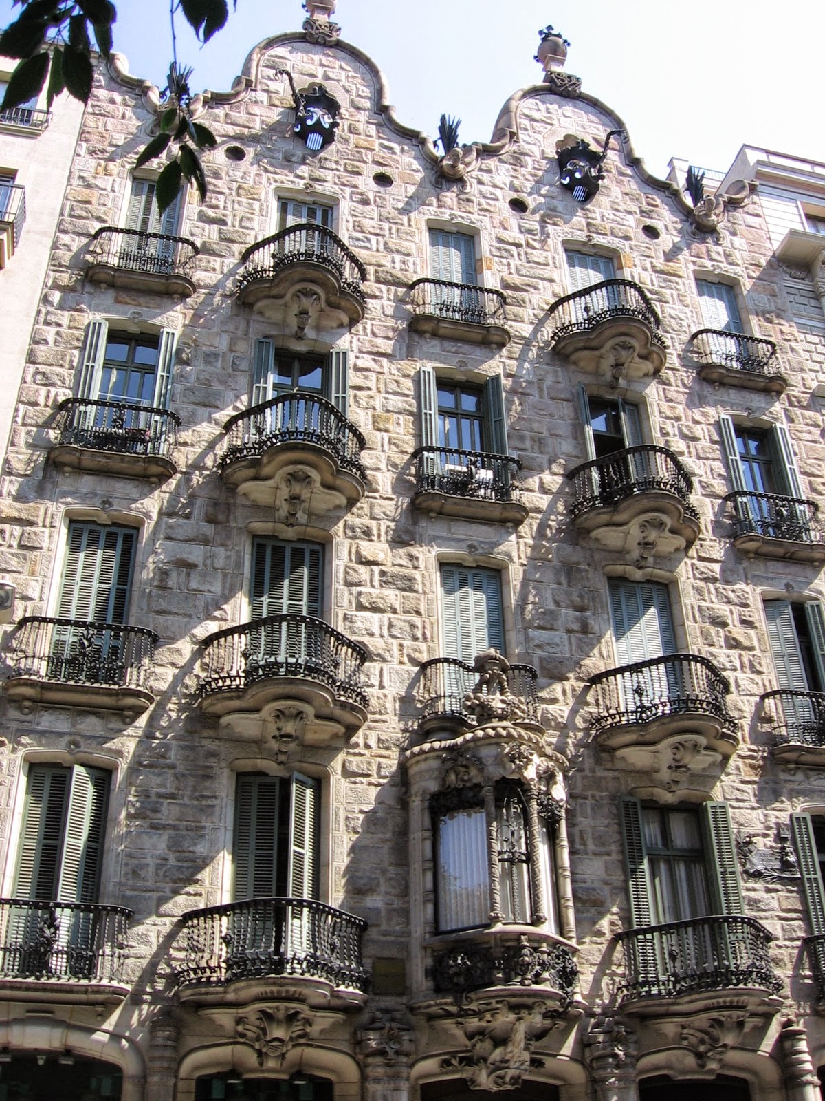 Antoni+Gaudi (72).jpg